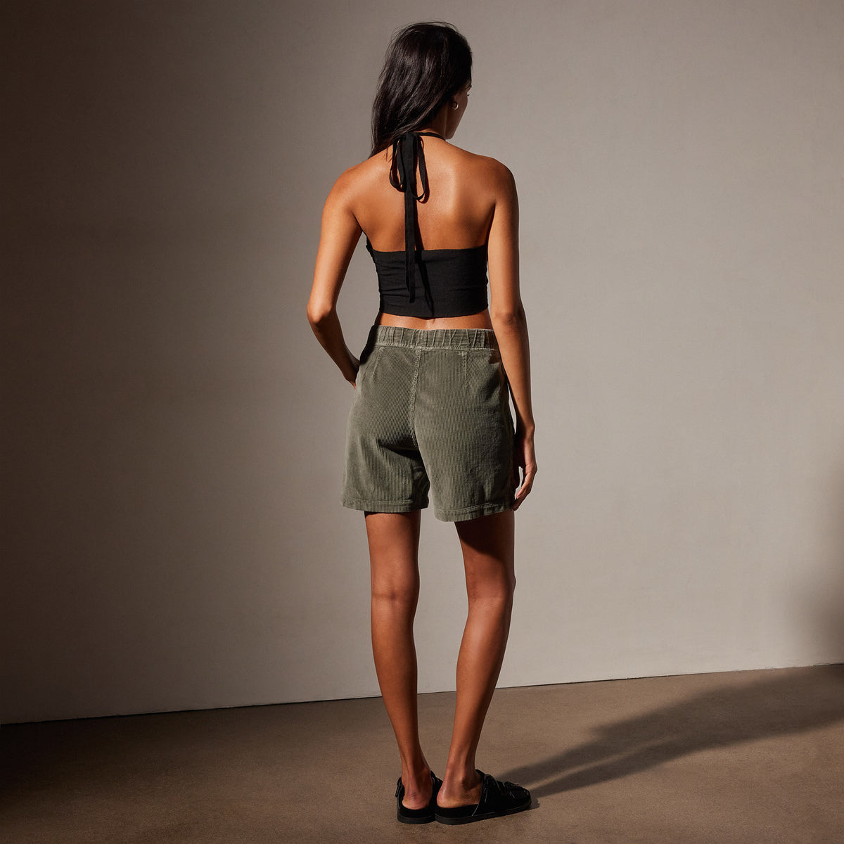 Lightweight Wide Cord Short in Palm Pigment | James Perse Los Angeles