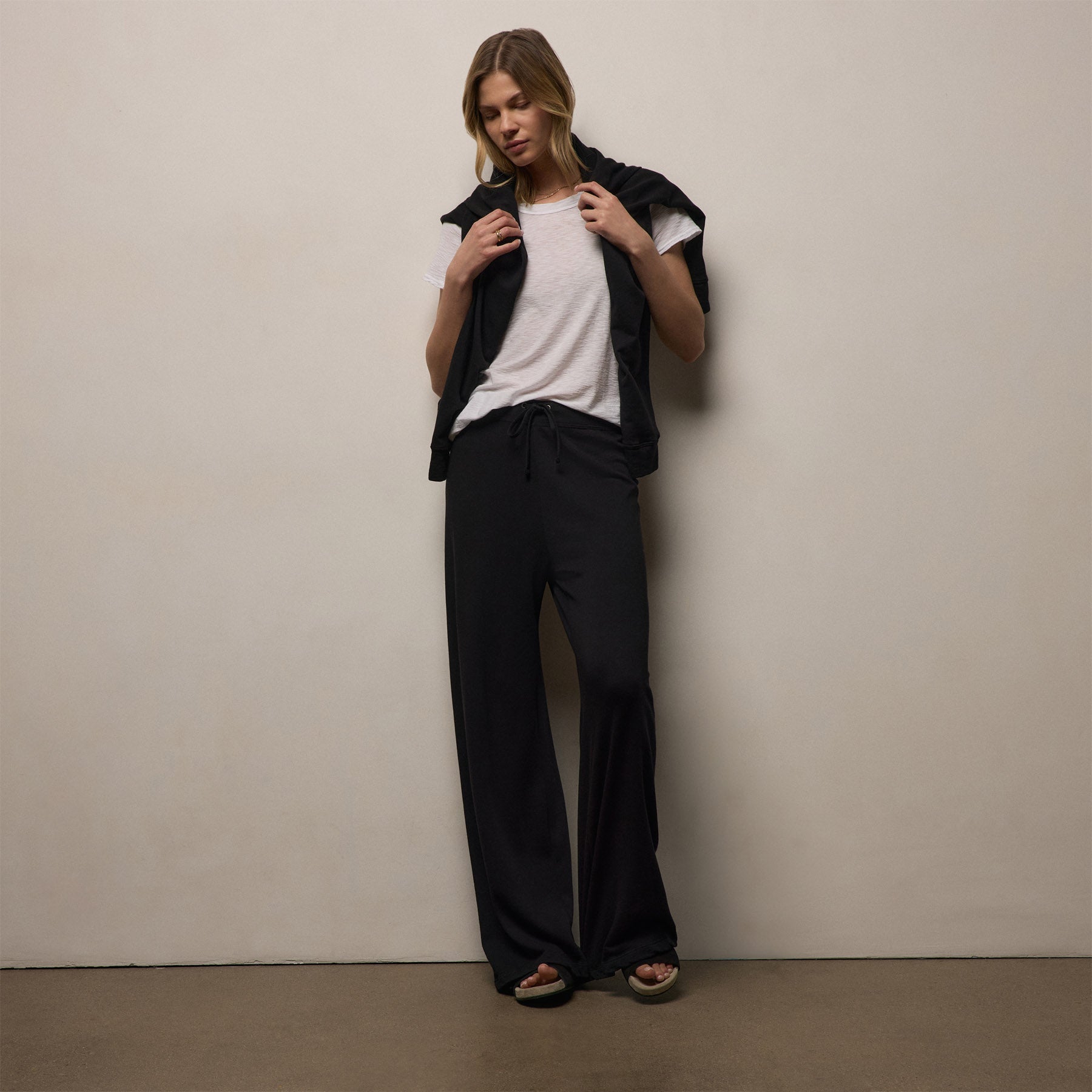 Vintage French Terry Wide Leg Sweatpant in Black | James Perse Los Angeles