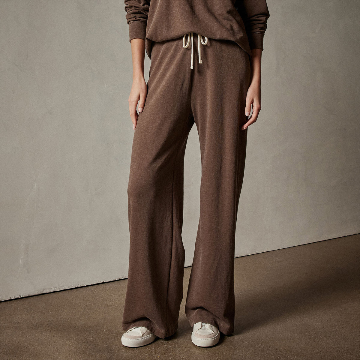 Wide Leg Sweatpant in Fox Pigment | James Perse Los Angeles