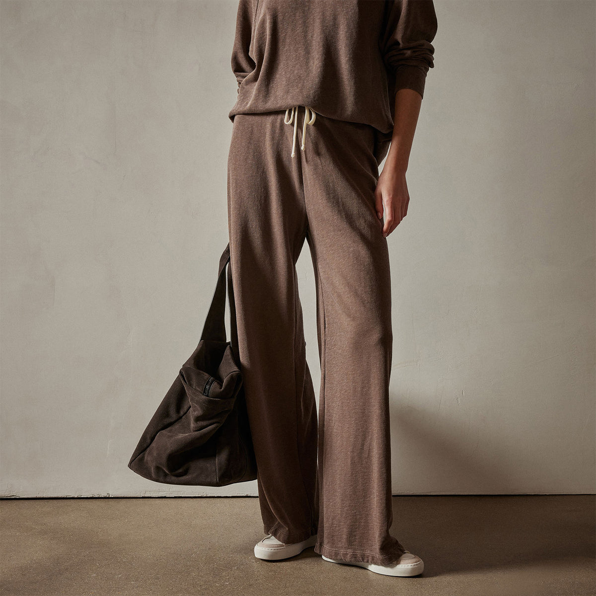 Wide Leg Sweatpant in Fox Pigment | James Perse Los Angeles