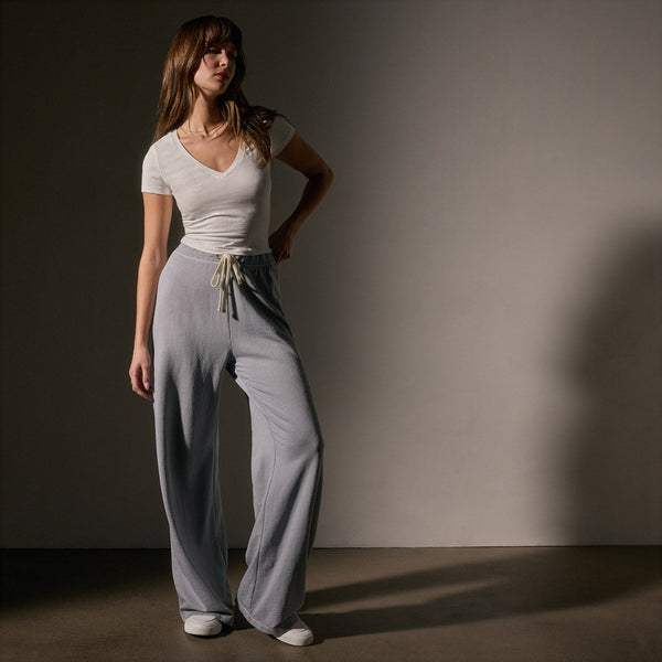 Wide Leg Sweatpant in Grey Sky Pigment | James Perse Los Angeles