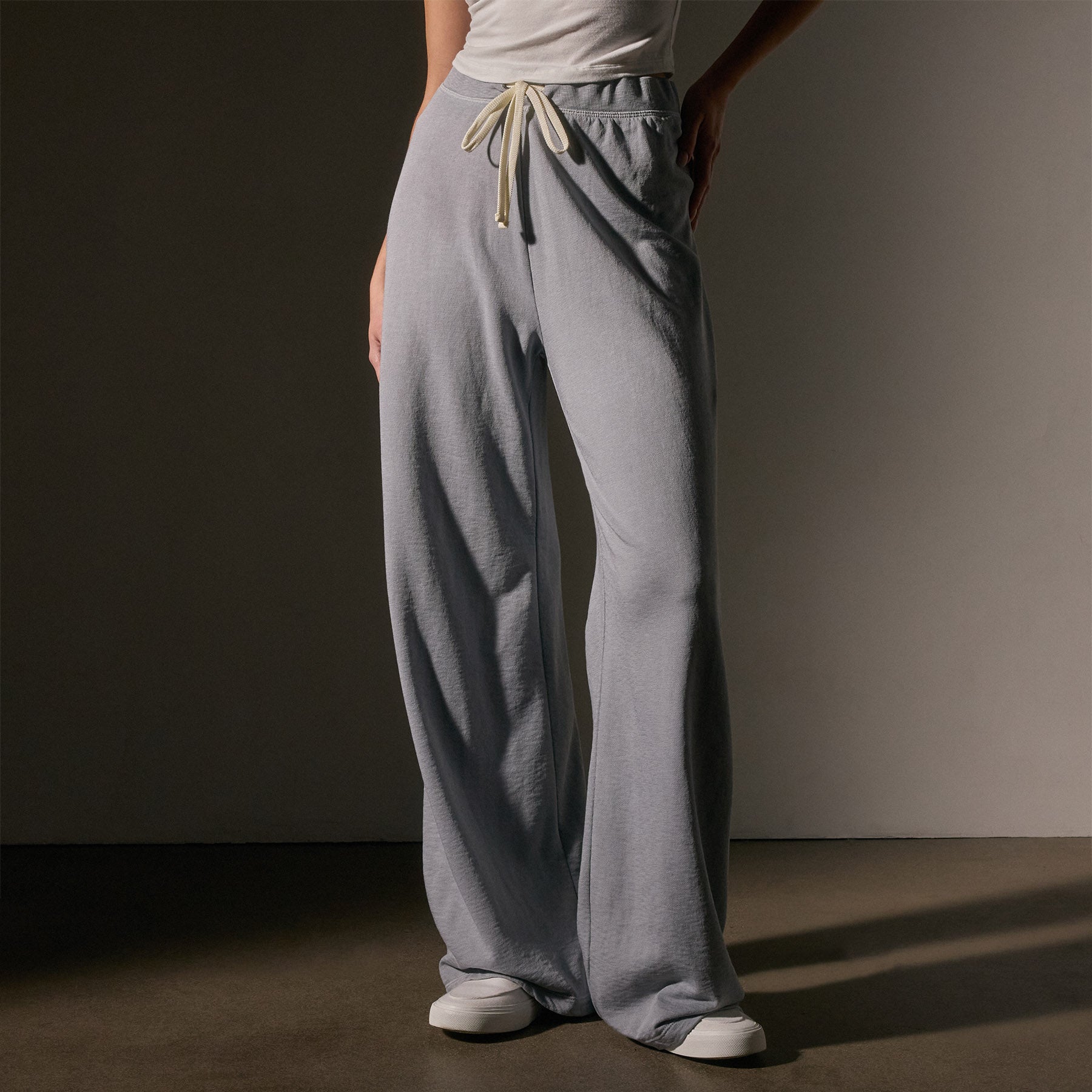 Wide Leg Sweatpant - Grey Sky Pigment | James Perse Los Angeles