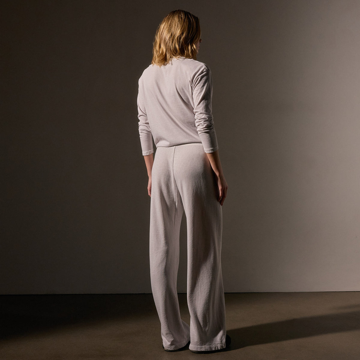 Wide Leg Sweatpant in Light Mist Pigment | James Perse Los Angeles
