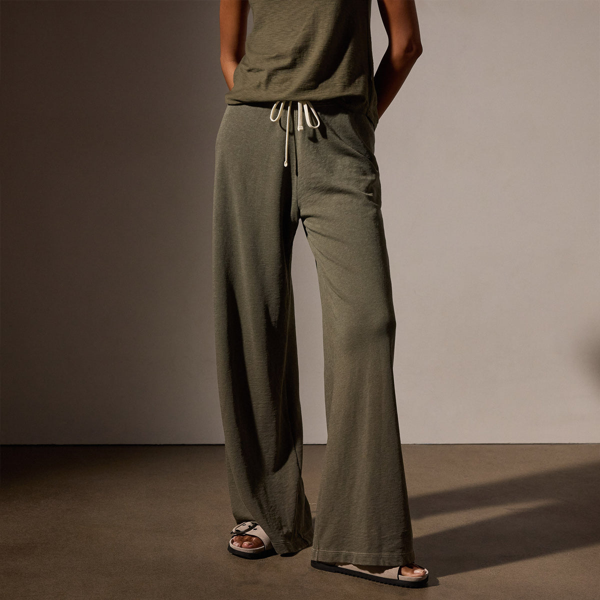 Wide Leg Sweatpant in Trooper Pigment | James Perse Los Angeles