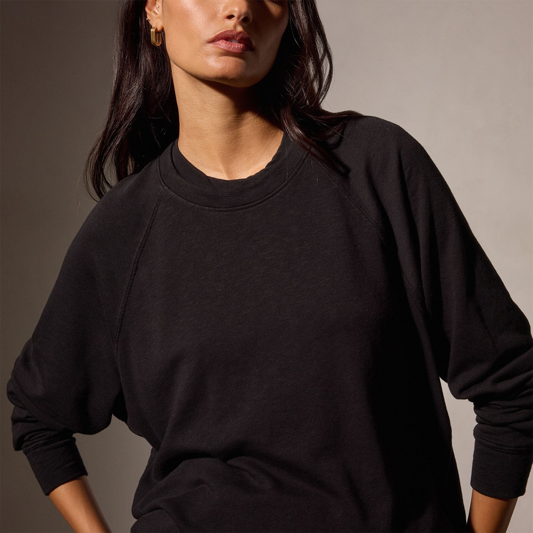 Vintage French Terry Relaxed Sweatshirt in Black | James Perse Los Angeles