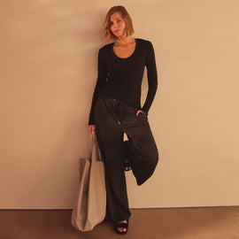Stretch Linen Ribbed VinNeck in Black | James Perse Los Angeles