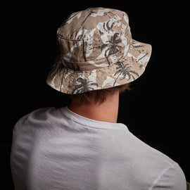 Camo Palm Print Bucket Hat in Desert | James Perse Los Angeles