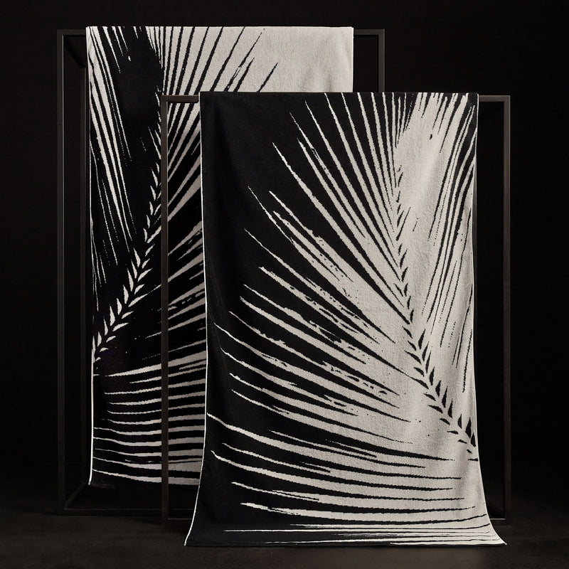 Palm Frond Beach Towel - Black/White | James Perse Los Angeles