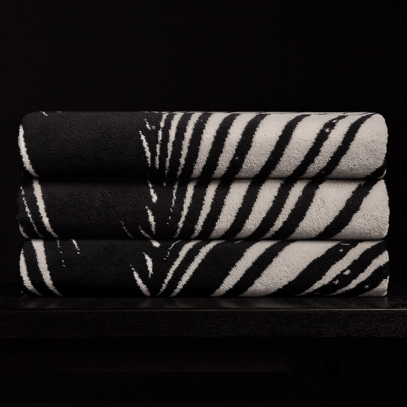 Palm Frond Beach Towel - Black/White | James Perse Los Angeles