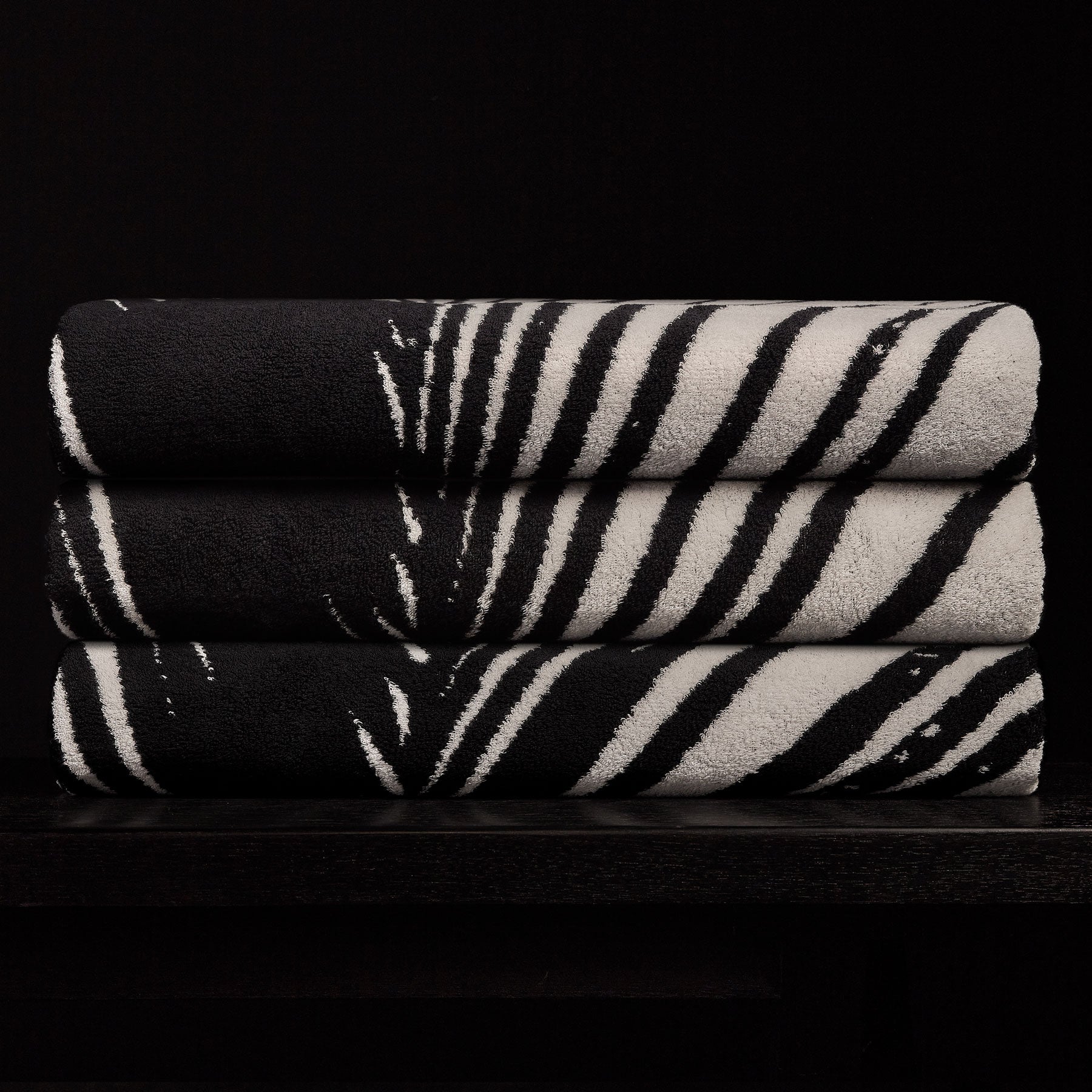 Palm Frond Beach Towel - Black/White