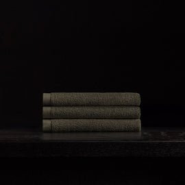 Wash Towel In Dark Palm | James Perse Los Angeles