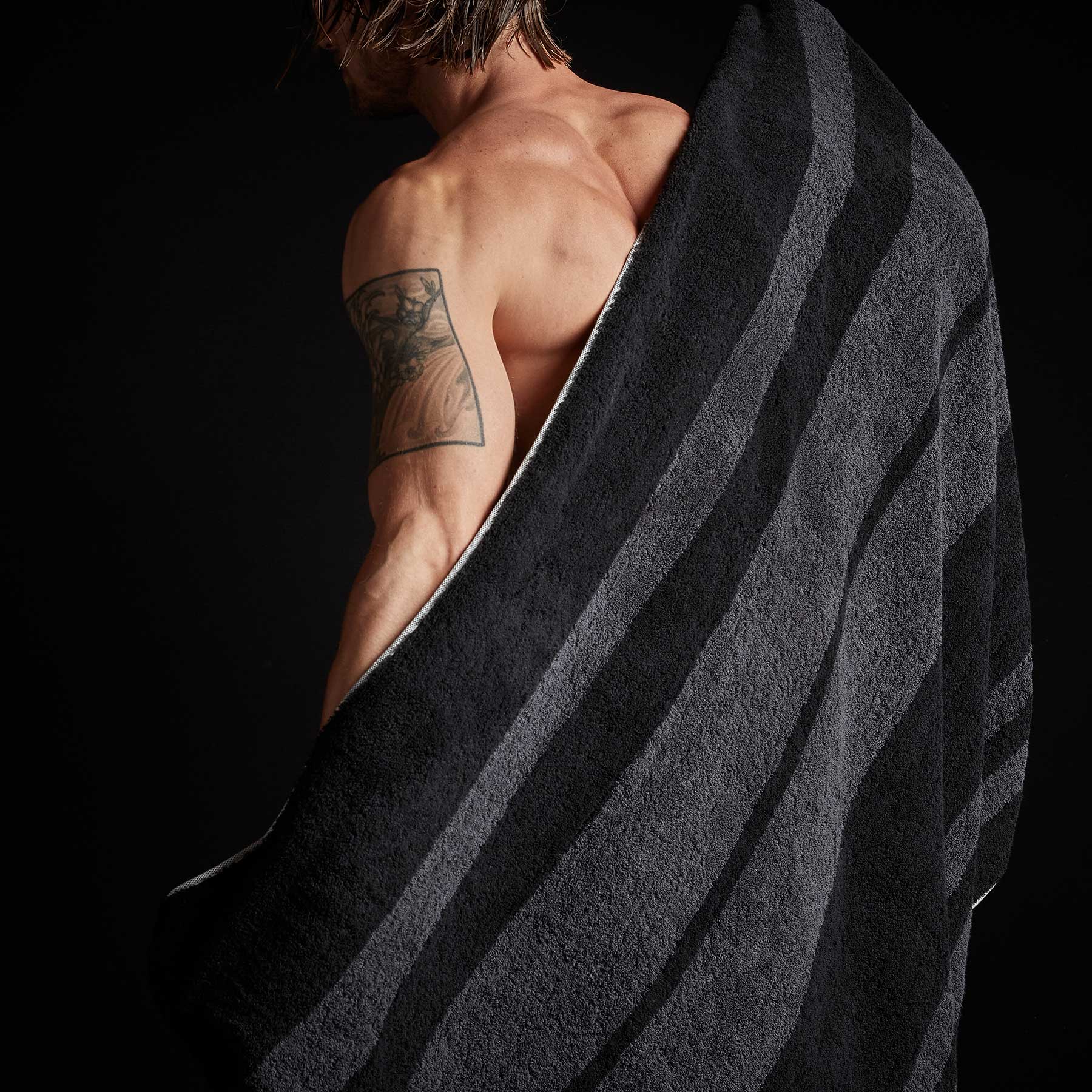 Wide Stripe Beach Towel - Black/Abyss | James Perse Los Angeles