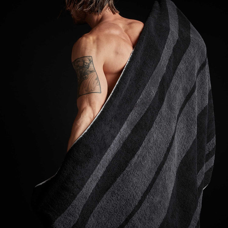 Wide Stripe Beach Towel - Black/Abyss | James Perse Los Angeles