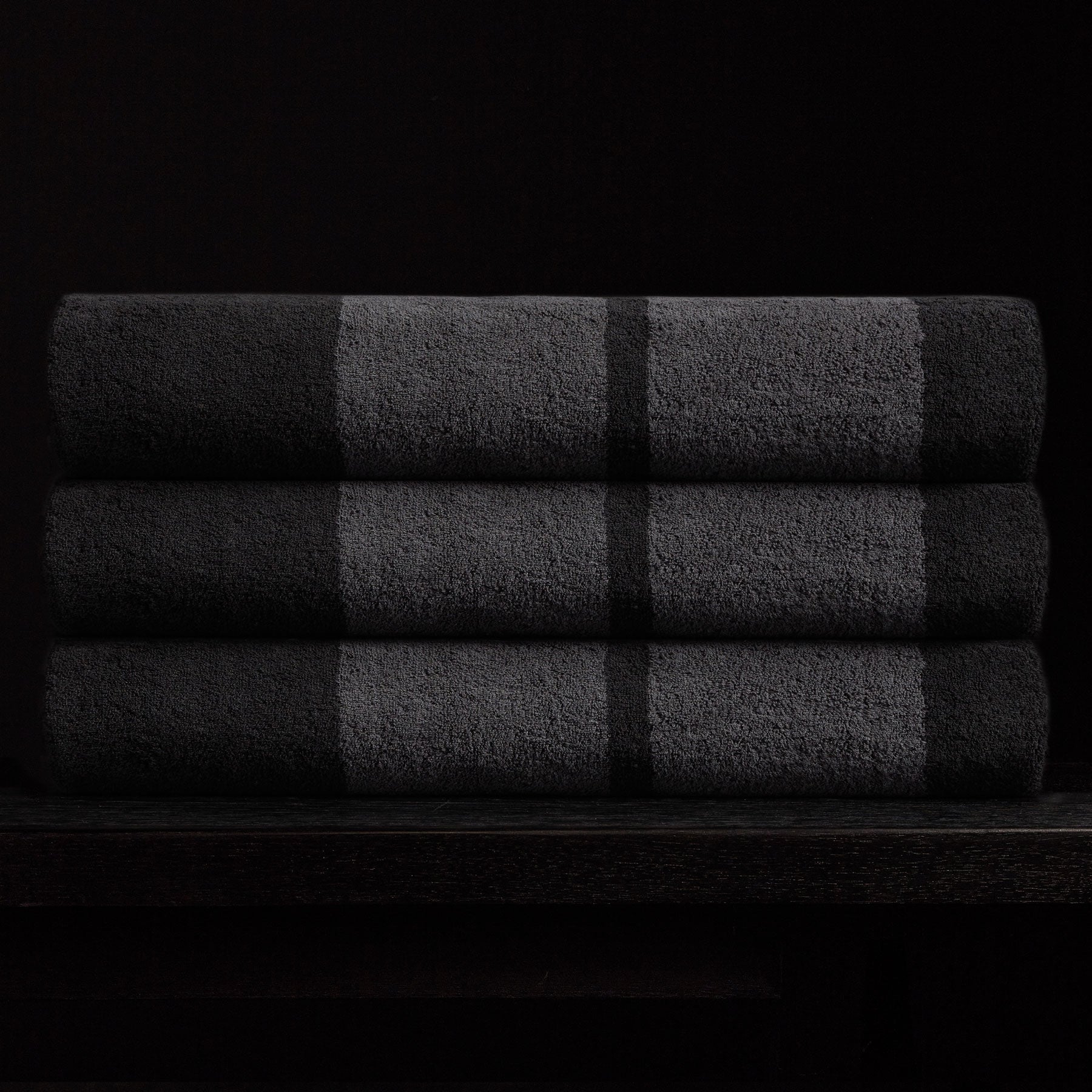 Bath Towel 40/2 Non-Twisted in Black | James Perse Los Angeles