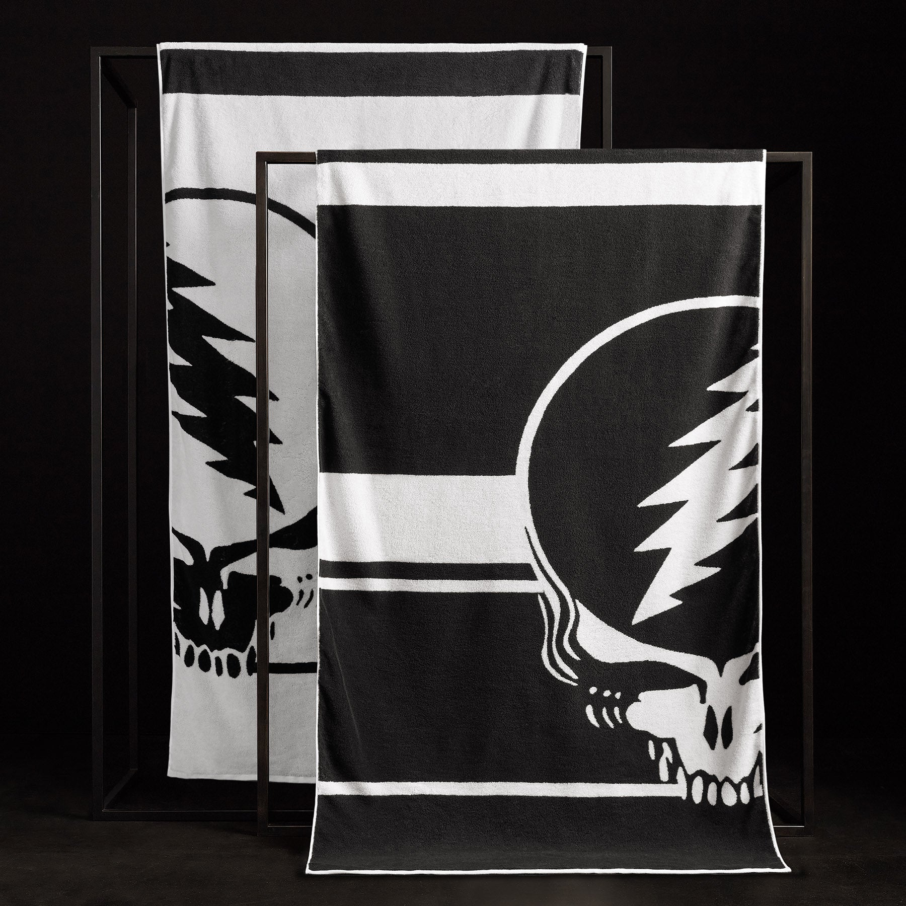 Grateful Dead Beach Towel in Black/White | James Perse Los Angeles
