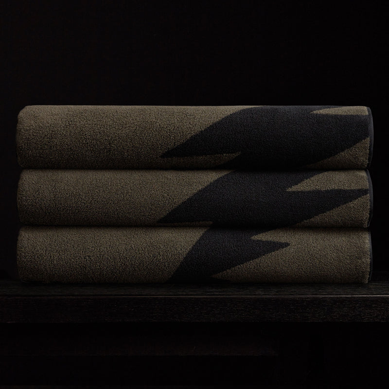 Grateful Dead Beach Towel - Black/Palm | James Perse Los Angeles