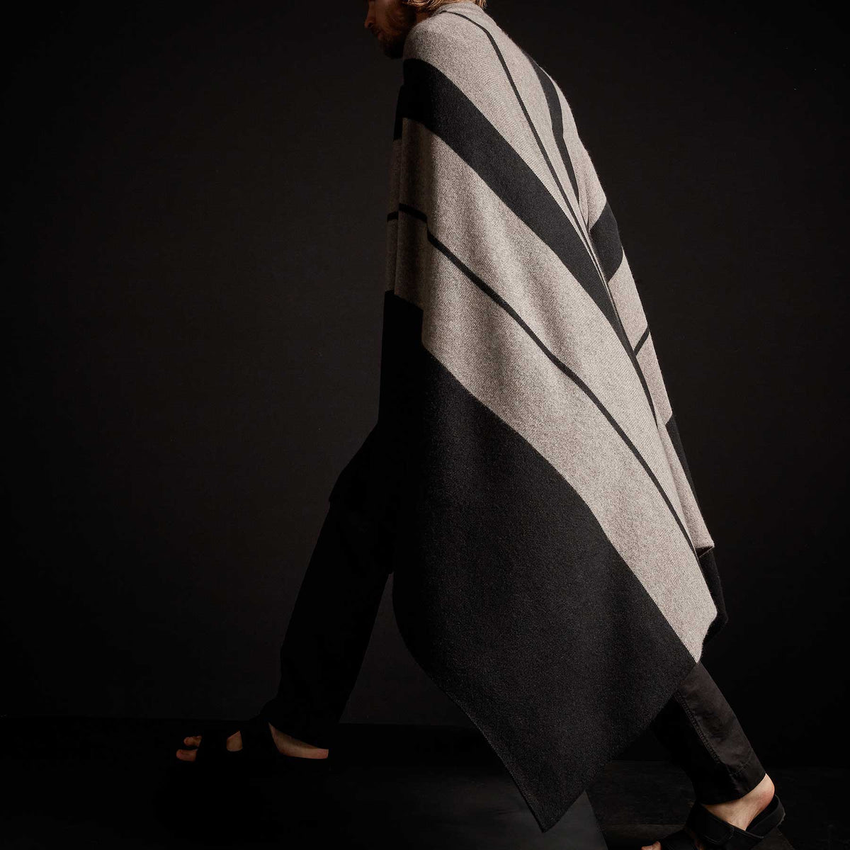 Double Stripe Repeat Blanket - Black/Taupe Melange | James Perse Los Angeles