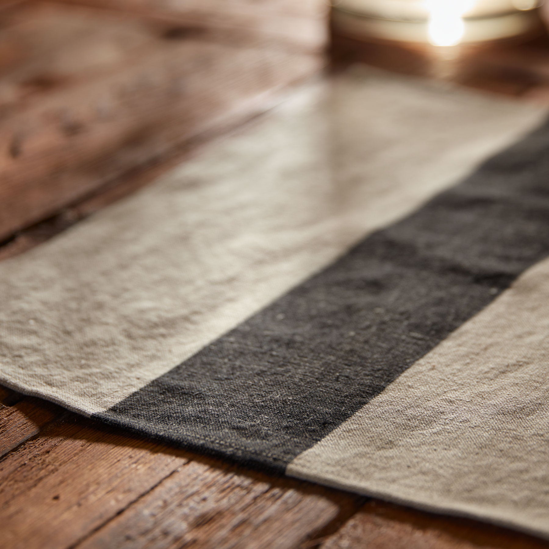 Single Stripe Placemat - Natural/Black | James Perse Los Angeles