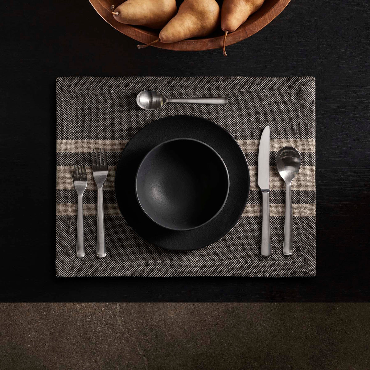 heavy triple stripe placemat black beige hhts9975 | James Perse Los Angeles 