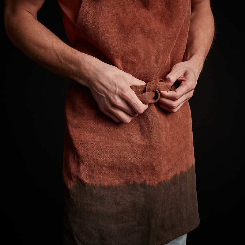 Dip Dye Full Chefs Apron in Dark Rust/ Black | James Perse Los Angeles