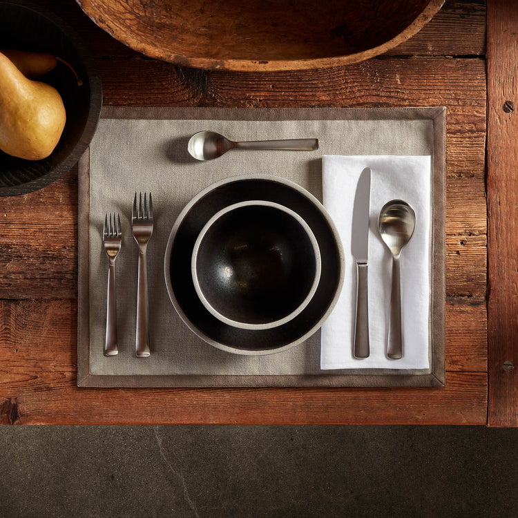 Solid Linen Table Napkin - White | James Perse Los Angeles