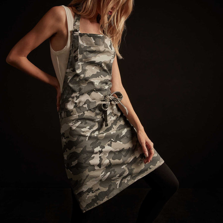 Heavy Jersey Camo Chef's Apron - Arctic Camo | James Perse Los Angeles