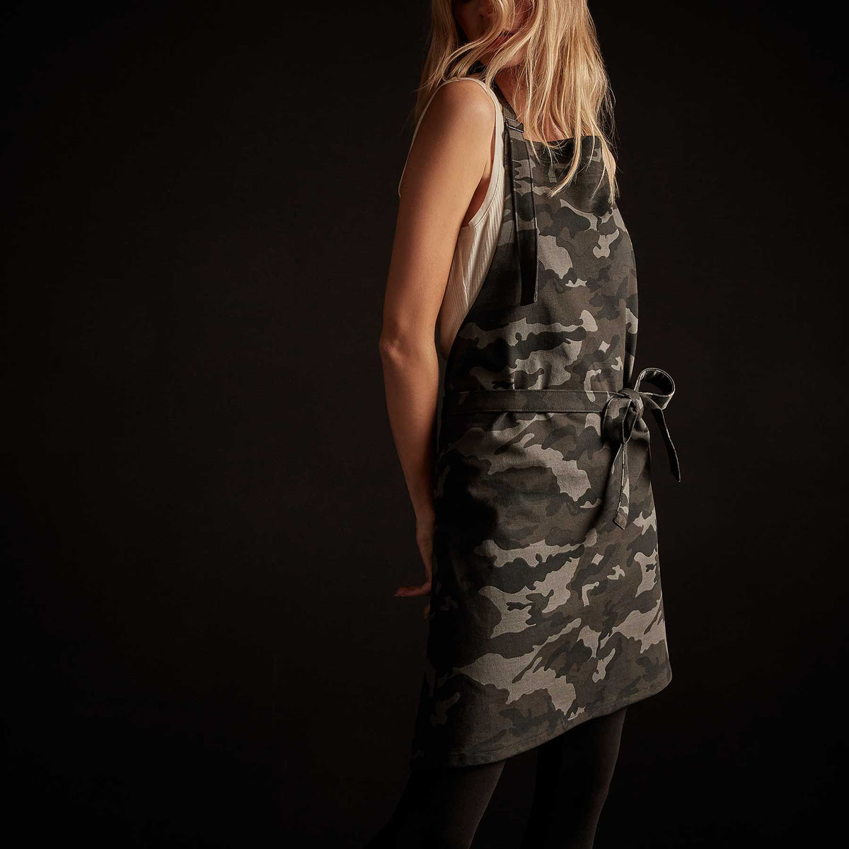 Heavy Jersey Camo Chef's Apron - Night Camo | James Perse Los Angeles