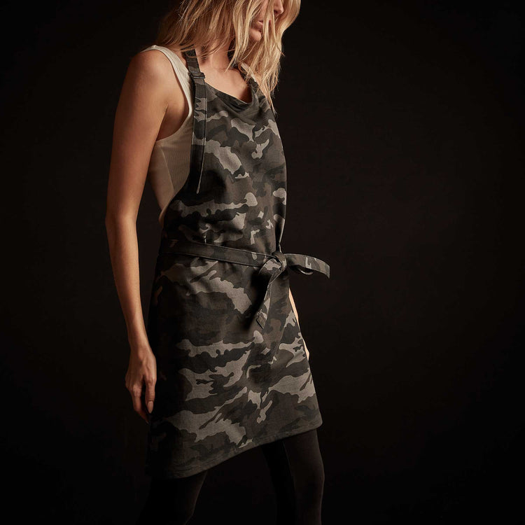 Heavy Jersey Camo Chef's Apron - Night Camo | James Perse Los Angeles