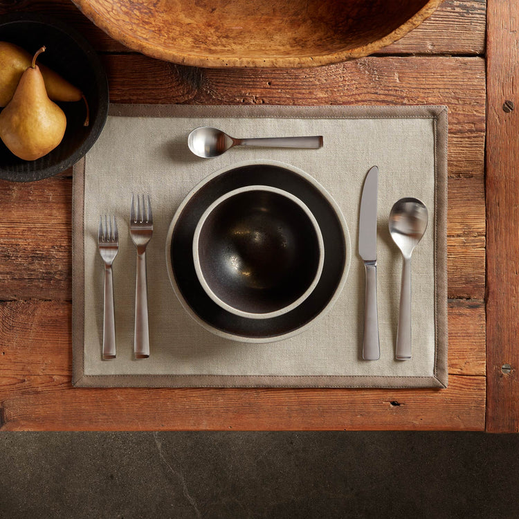 18" X 14" Placemat w/ Suede Trim - Souris | James Perse Los Angeles