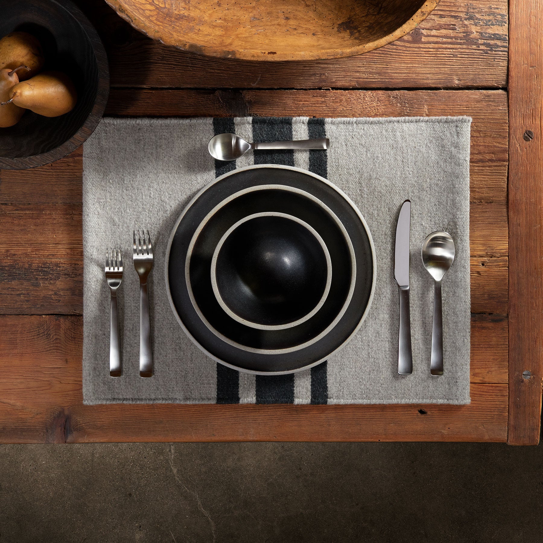 Wool Striped Placemat in Pearl Grey/Anthracite | James Perse Los Angeles