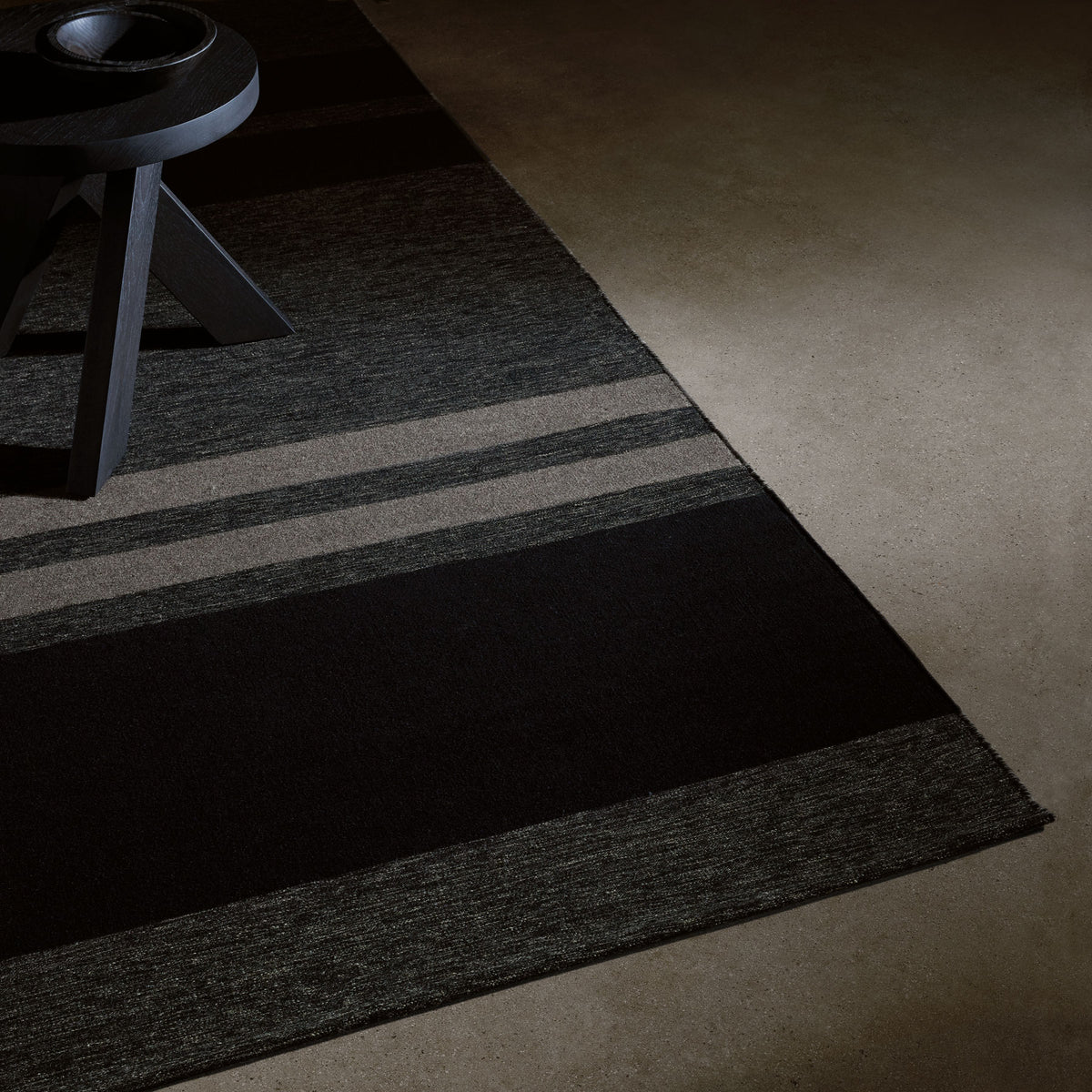 Multi Stripe Area Rug 6Ft X 9Ft in Black Marl/Black/Flint | James Perse Los Angeles