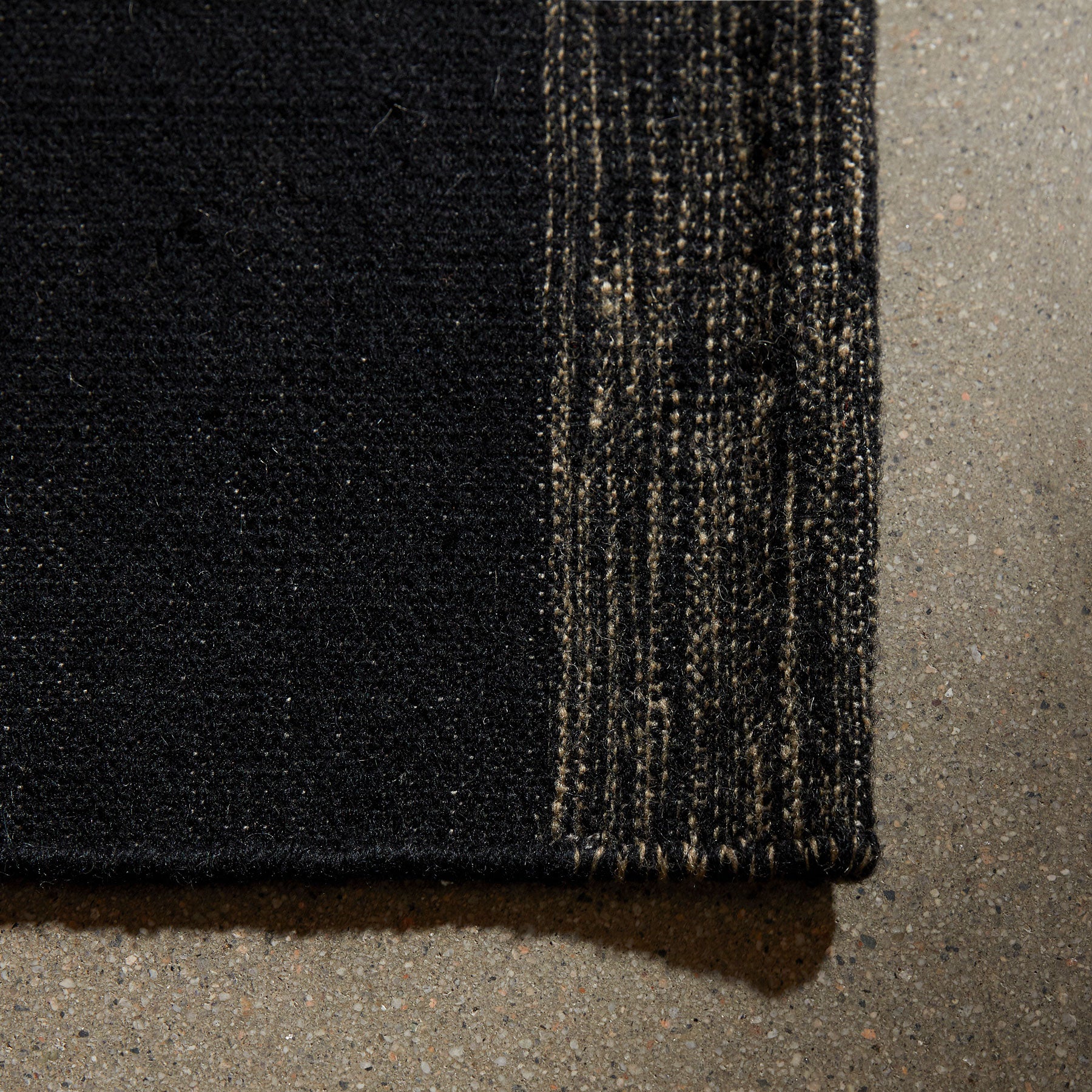 Multi Stripe Area Rug 6Ft X 9Ft in Black Marl/Black/Flint | James Perse Los Angeles