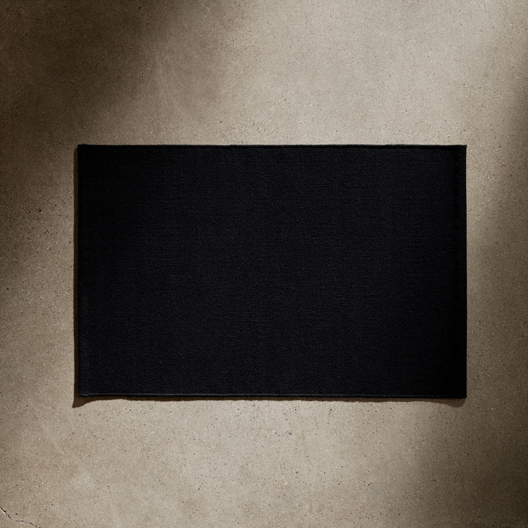 Solid Entry Mat 2Ft X 3Ft in Black | James Perse Los Angeles