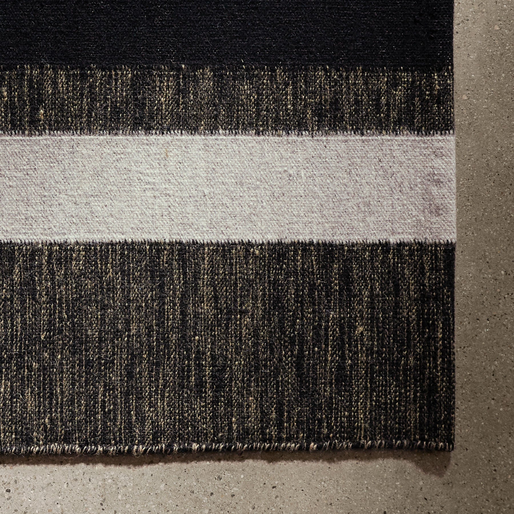 Striped Entry Mat 2Ft X 3Ft in Pearl Grey/Black | James Perse Los Angeles