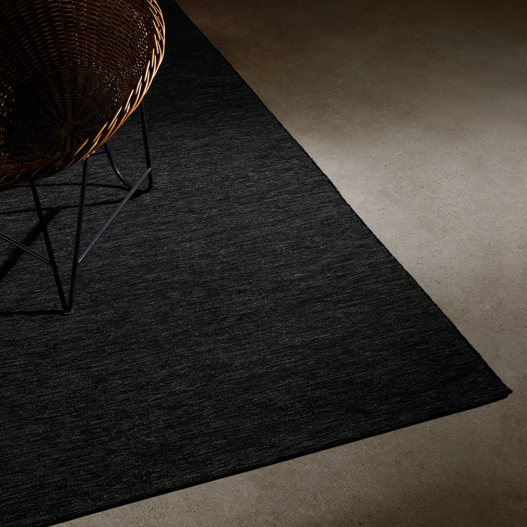 Solid Marled Area Rug 6Ft X 9Ft in Black Melange | James Perse Los Angeles