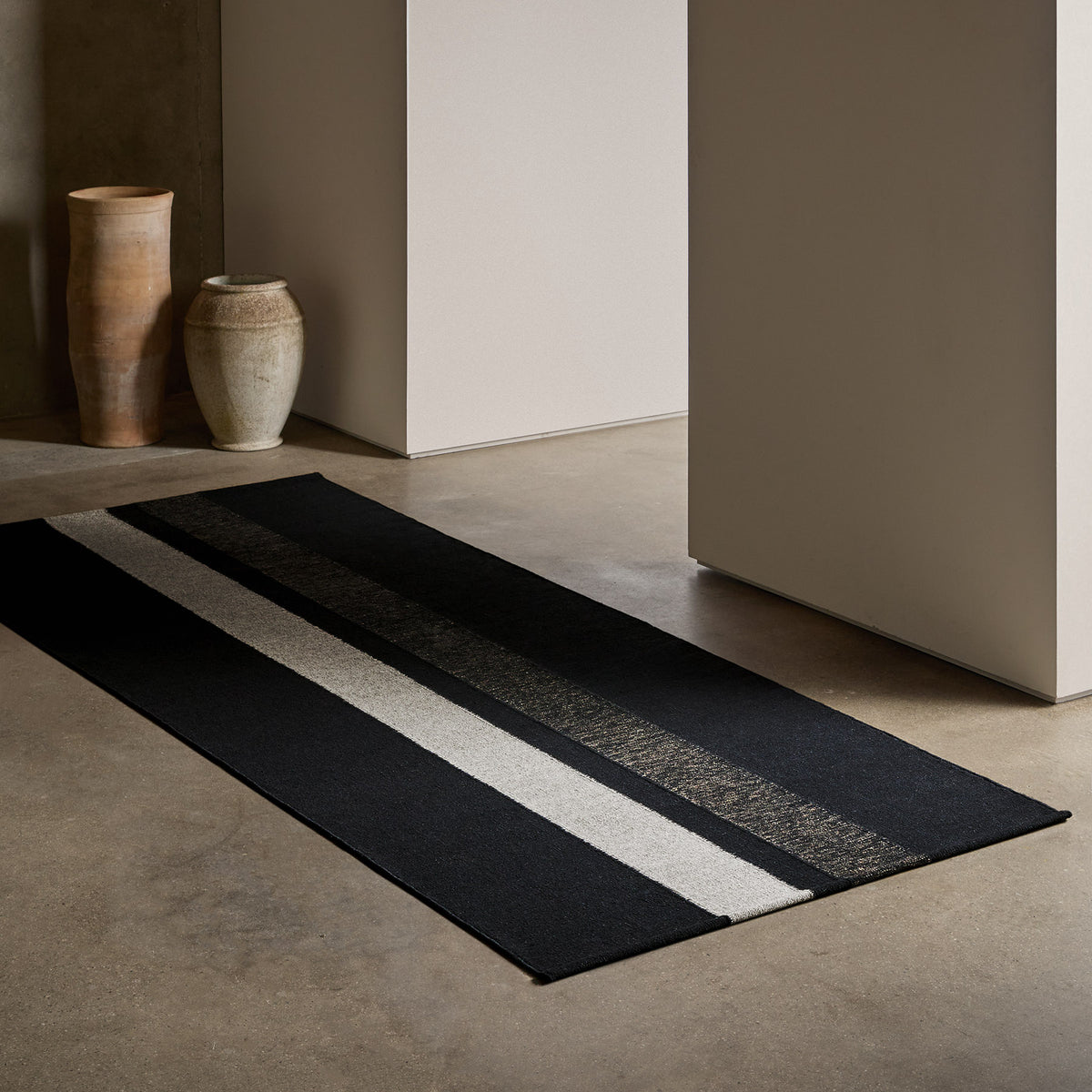 3.5 X 9 Double Stripe Runner in Black/Blk Marle/Pearl Gry | James Perse Los Angeles