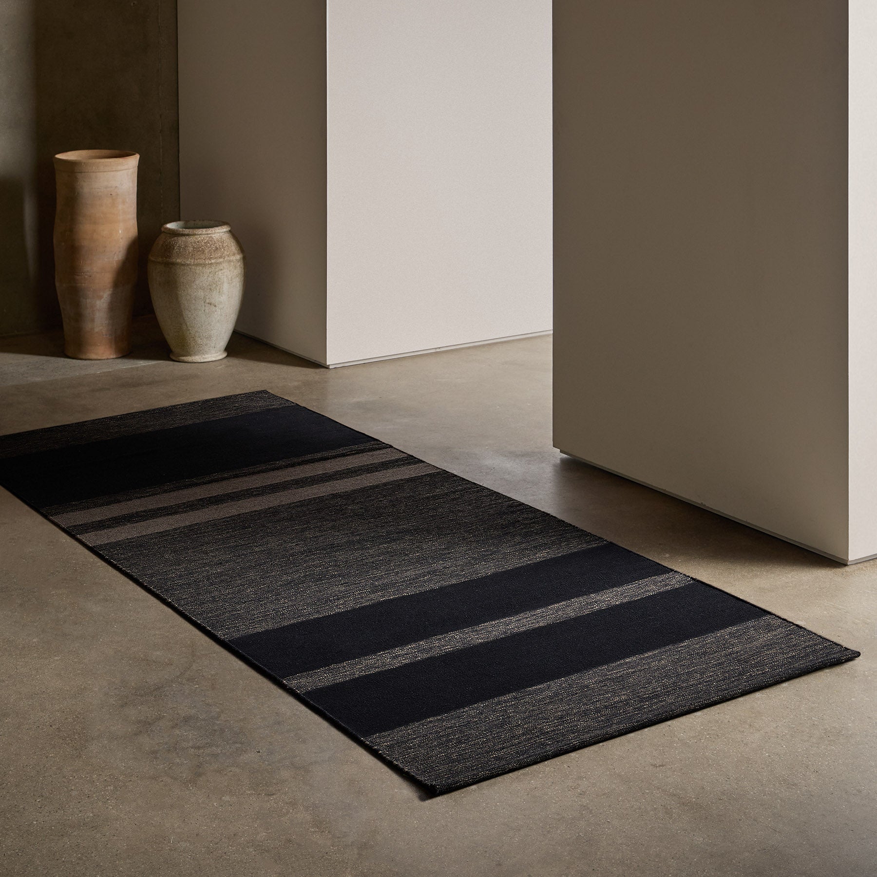 3.5 X 9 Multi Stripe Runner in Blk Marl/Blk/Flint | James Perse Los Angeles