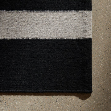 Style Selections 2-ft x 3-ft Natural/Black Rectangular Indoor Door Mat in  the Mats department at