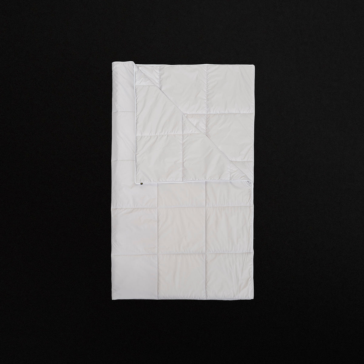 Y/OSEMITE Quilted Blanket in Putty/White | James Perse Los Angeles