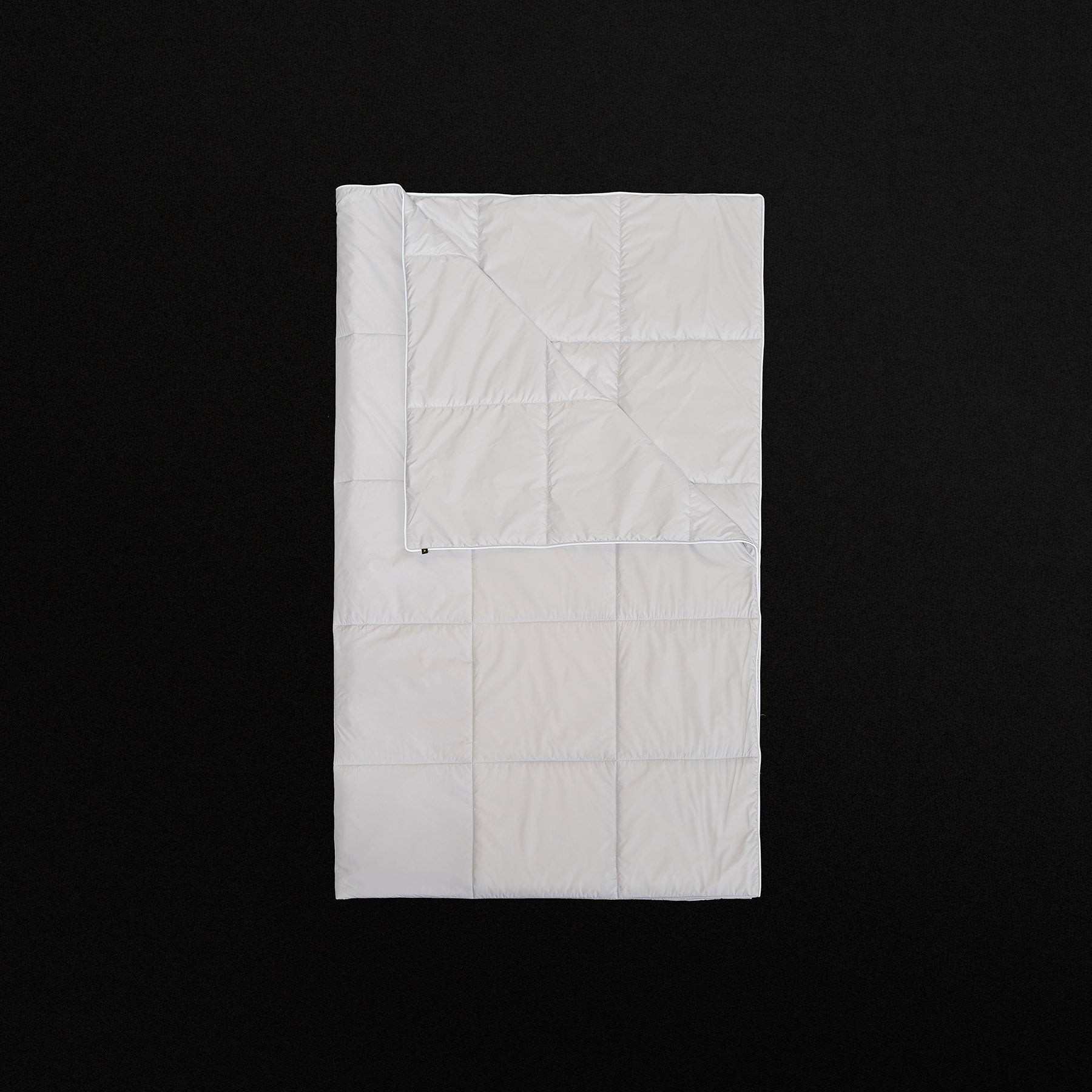 Y/OSEMITE Quilted Blanket in Putty/White | James Perse Los Angeles