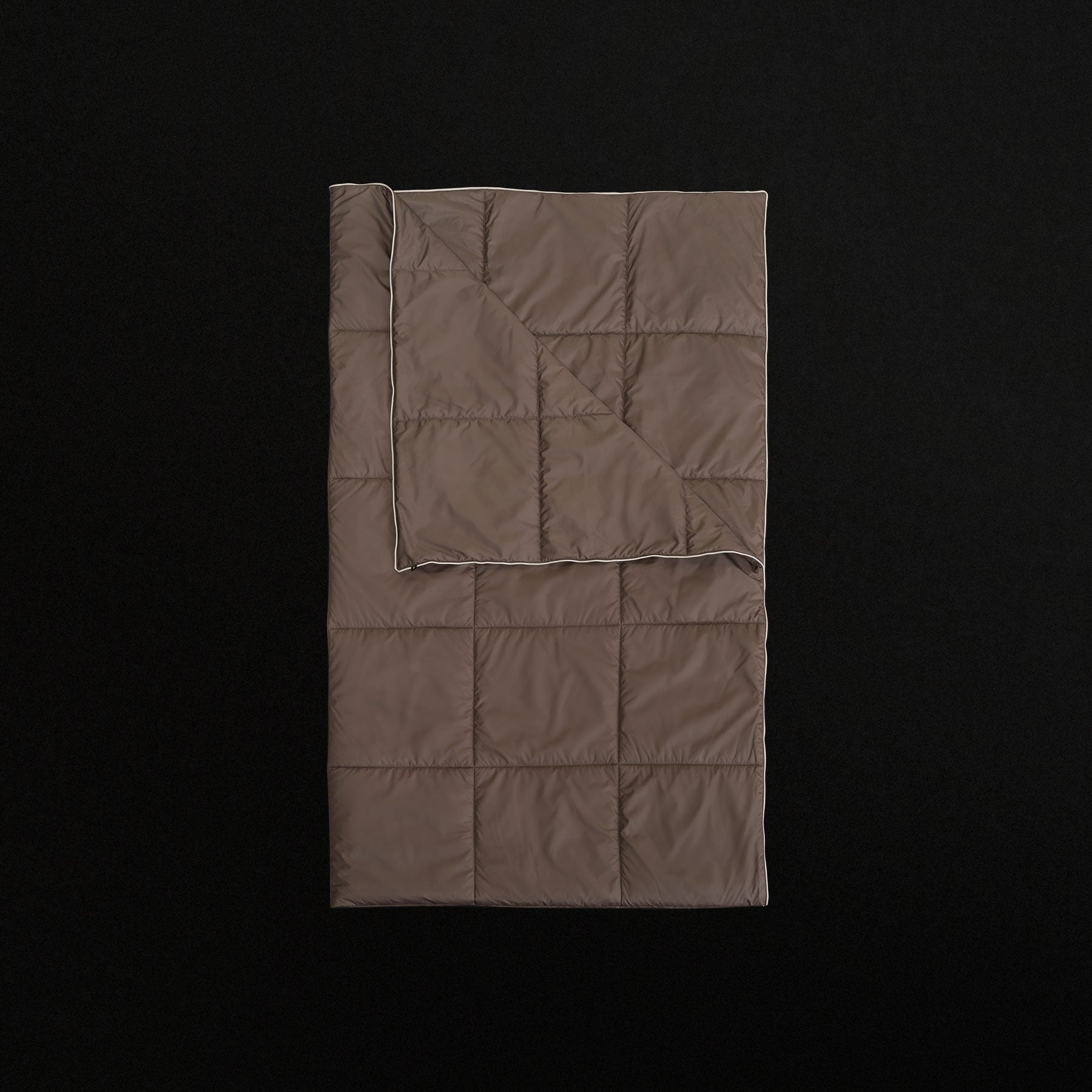 Y/OSEMITE Quilted Blanket in Tent/Beige | James Perse Los Angeles