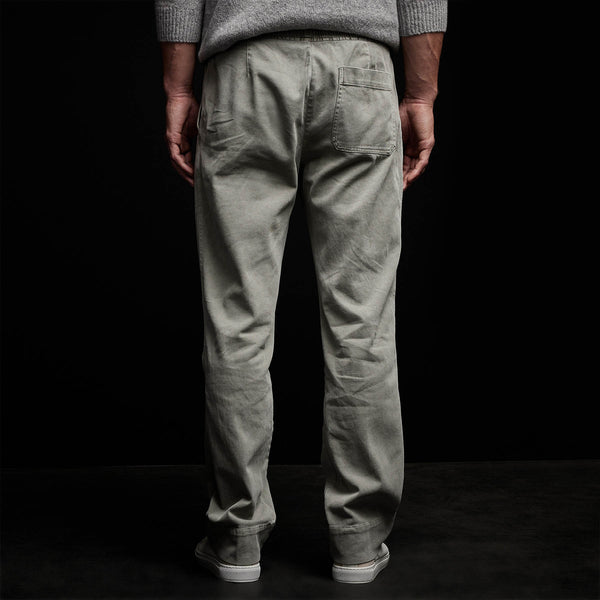 Cotton Twill Work Trouser in Concrete Pigment | James Perse Los Angeles