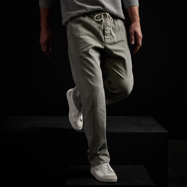 Cotton Twill Work Trouser in Concrete Pigment | James Perse Los Angeles