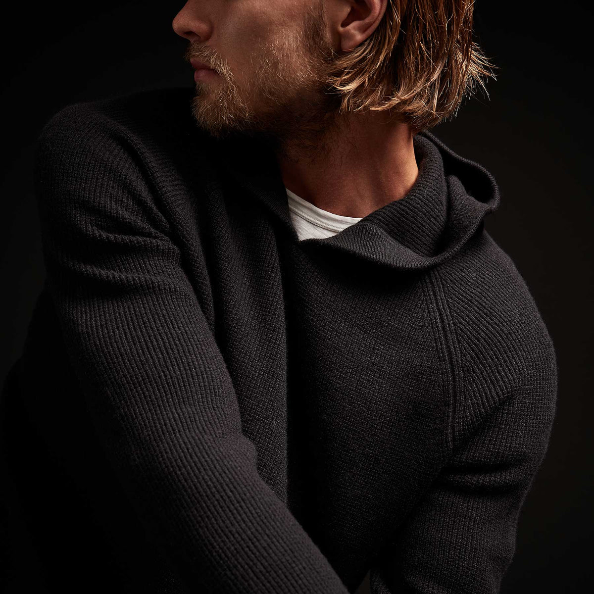 Cashmere Thermal Raglan Hooded Sweater - Black | James Perse Los Angeles