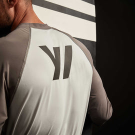 Y/OSEMITE Graphic Performance Knit Raglan - Steel/Raccoon Grey | James Perse Los Angeles
