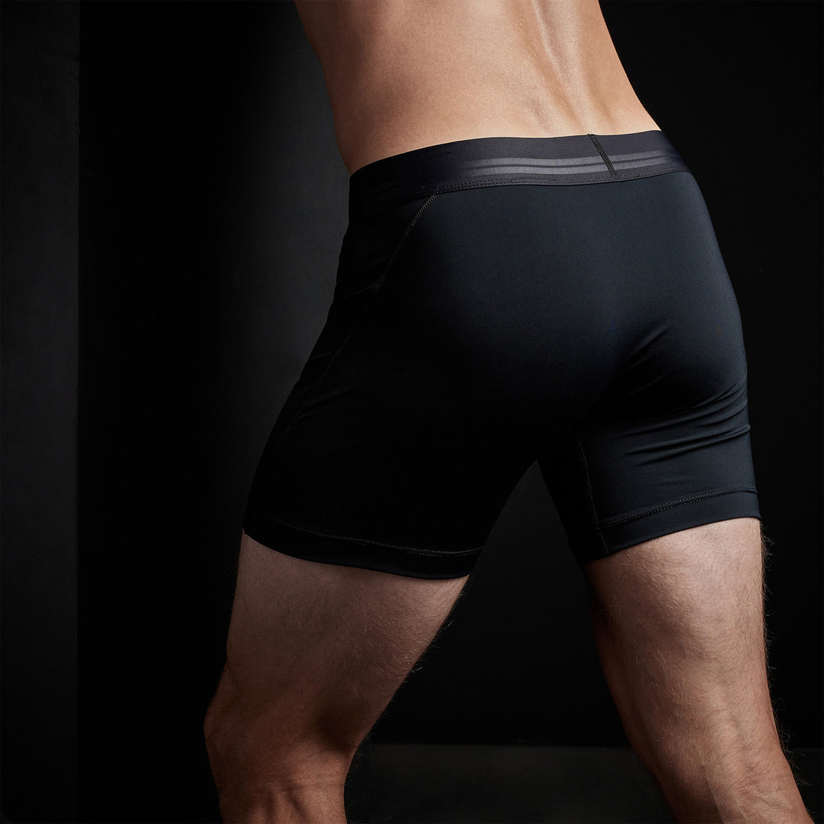 Y/OSEMITE Cool Touch Sport Boxer  Short In Black | James Perse Los Angeles
