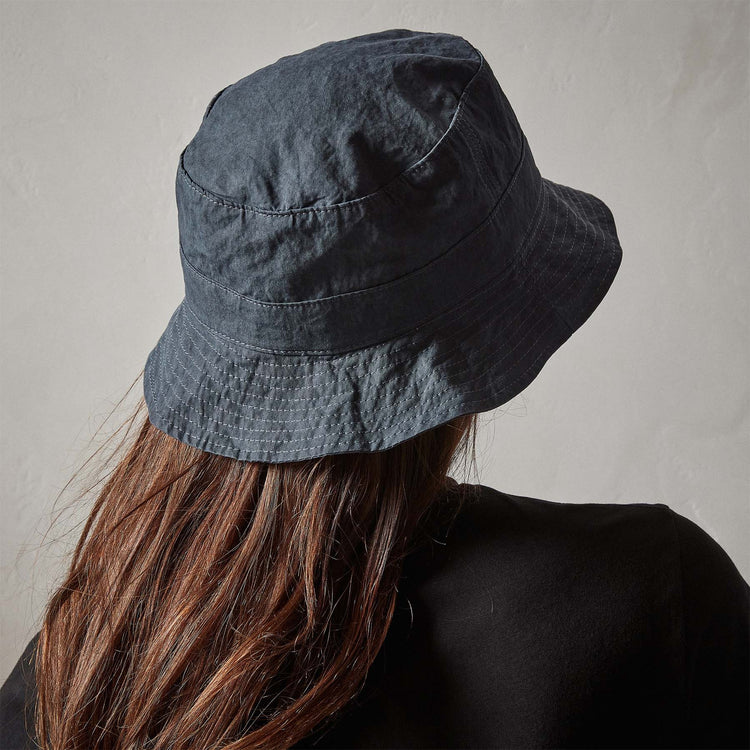 Cotton Metal Poplin Bucket Hat in Maine Pigment | James Perse Los Angeles