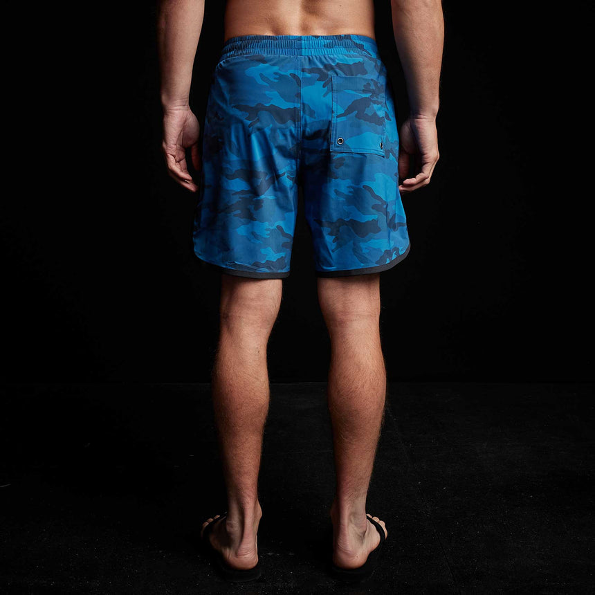 Camo Curve Hem Hybrid Trunk in Pacific Camo/Oxide | James Perse Los Angeles
