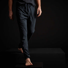 Luxe Lotus Jersey Tapered Lounge Pant - French Navy | James Perse Los Angeles