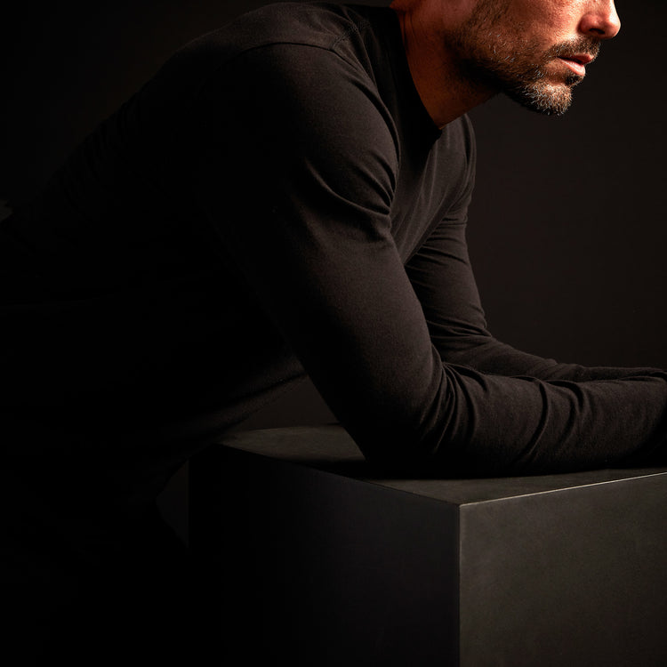 Elevated Lotus Jersey Lounge Crew - Black | James Perse Los Angeles